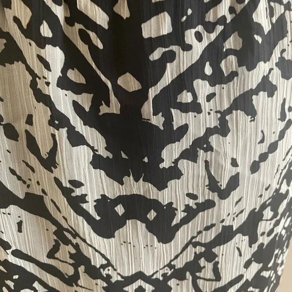 Arden B Black and White High Low Skirt - Picture 3 of 3